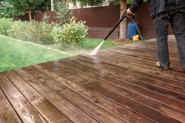 Best Pool Deck Cleaning  in Old Greenwich, CT