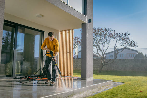 Best Animal Enclosure Cleaning  in Old Greenwich, CT